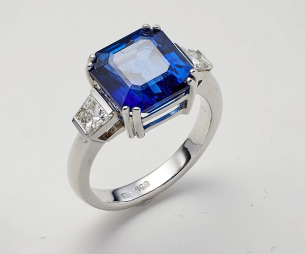 Jewelry retouch before